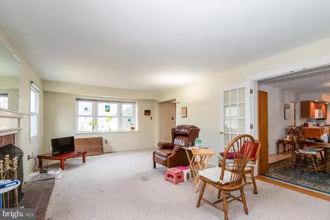 Living - 8705 Graystone Ln, Laurel, MD 20708 photo 1 of 3