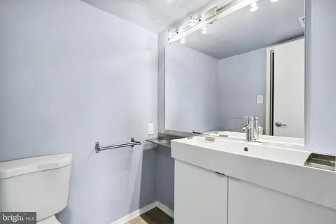 Bath - 1836 Metzerott #922, Hyattsville, MD 20783 photo 1 of 4