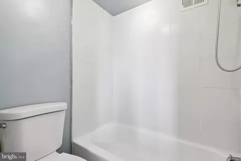 Bath - 1836 Metzerott #922, Hyattsville, MD 20783 photo 4 of 4