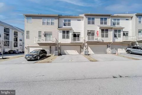 Exterior - 9624 Smithview Pl, Lanham, MD 20706 photo 4 of 5