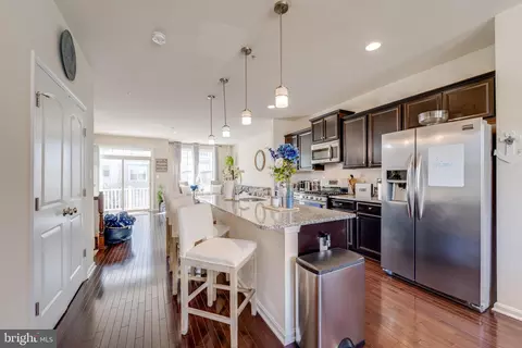 Entry Way - 9624 Smithview Pl, Lanham, MD 20706 photo 6 of 10
