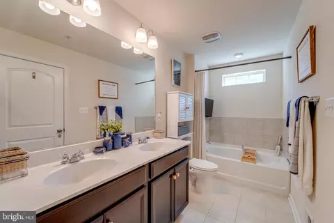 Entry Way - 9624 Smithview Pl, Lanham, MD 20706 photo 8 of 10