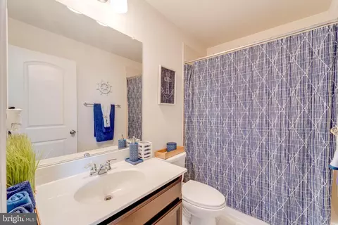 Bath - 9624 Smithview Pl, Lanham, MD 20706 photo 2 of 2
