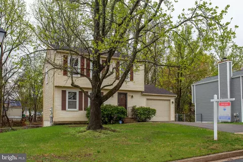 816 Avis Dr, Marlboro, MD 20774
