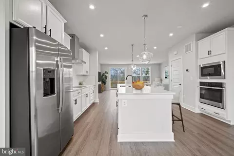 Entry Way - 3003 Lemonade Ln, Marlboro, MD 20774 photo 1 of 4
