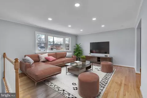 Living - 11716 Redwood Dr E, Brandywine, MD 20613 photo 2 of 12