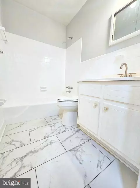 Bath - 11716 Redwood Dr E, Brandywine, MD 20613 photo 4 of 5