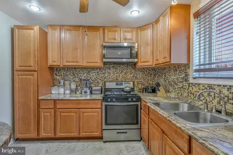 Kitchen - 1807 Porter, Morningside, MD 20746 photo 1 of 2