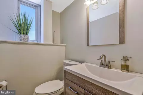 Bath - 1807 Porter, Morningside, MD 20746 photo 1 of 1
