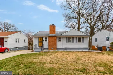 6521 Parkway Ct, Hyattsville, MD 20782