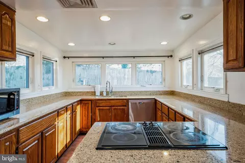 Kitchen - 13005 Piscataway Rd, Clinton, MD 20735 photo 2 of 2