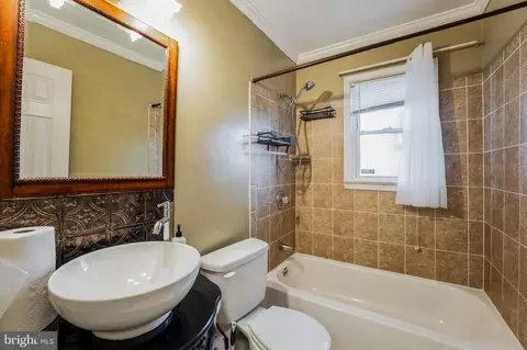 Bath - 13005 Piscataway Rd, Clinton, MD 20735 photo 2 of 3