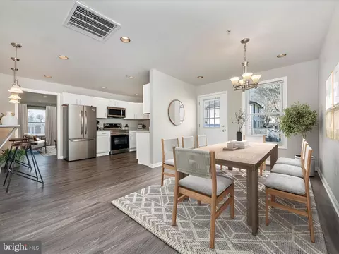 5102 Pierce Ave, College Park, MD 20740
