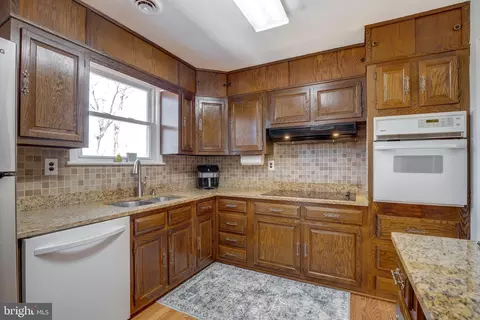 5700 Spruce Dr, Clinton, MD 20735 photo 11