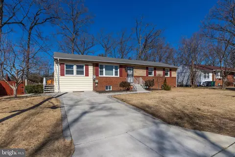 5700 Spruce Dr, Clinton, MD 20735 photo 3