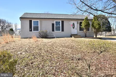 617 Avis Dr, Marlboro, MD 20774
