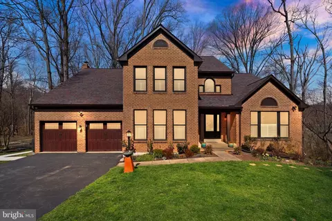 312 Battersea Ln, Fort Washington, MD 20744
