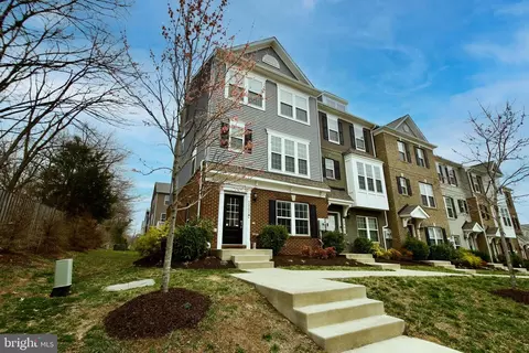 2900 Pinebrook Rd, Landover, MD 20785
