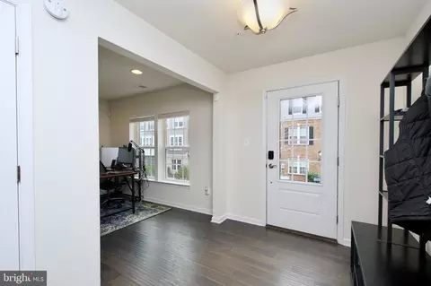 Entry Way - 2900 Pinebrook Rd, Landover, MD 20785 photo 2 of 7
