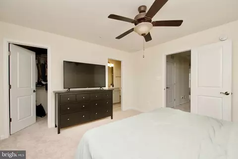 Bedroom - 2900 Pinebrook Rd, Landover, MD 20785 photo 2 of 6