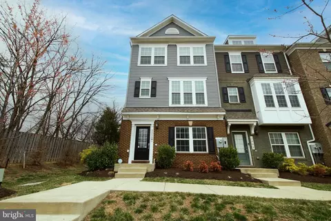 Exterior - 2900 Pinebrook Rd, Landover, MD 20785 photo 2 of 3