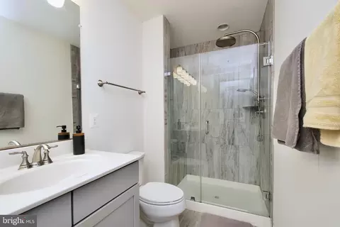 Bath - 2900 Pinebrook Rd, Landover, MD 20785 photo 2 of 3