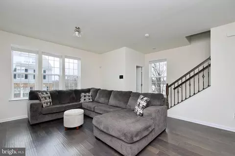 Living - 2900 Pinebrook Rd, Landover, MD 20785 photo 1 of 3
