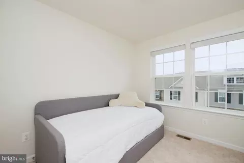 Bedroom - 2900 Pinebrook Rd, Landover, MD 20785 photo 5 of 6