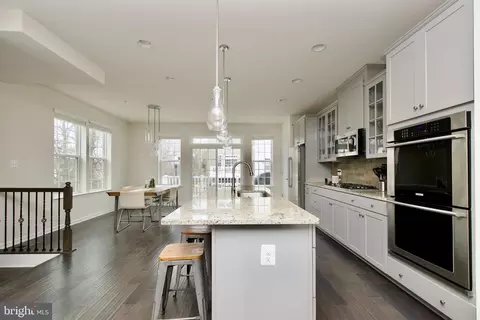 Kitchen - 2900 Pinebrook Rd, Landover, MD 20785 photo 5 of 7