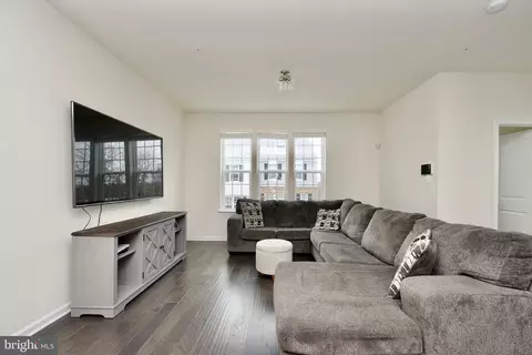 Living - 2900 Pinebrook Rd, Landover, MD 20785 photo 3 of 3