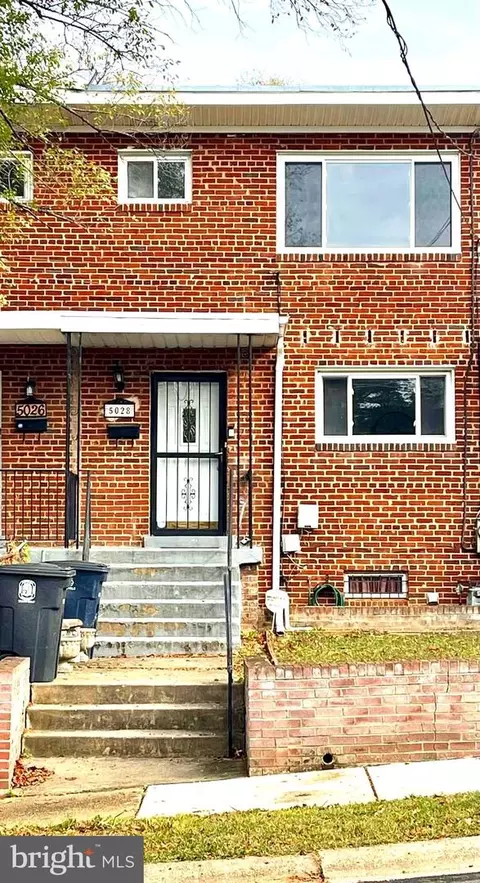 5028 Roseld Ct, Oxon Hill, MD 20745