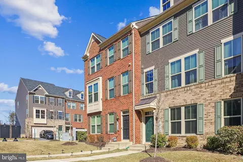 Exterior - 10173 Dorsey Ln, Lanham, MD 20706 photo 3 of 8