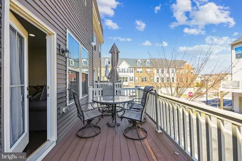 Exterior - 10173 Dorsey Ln, Lanham, MD 20706 photo 4 of 8