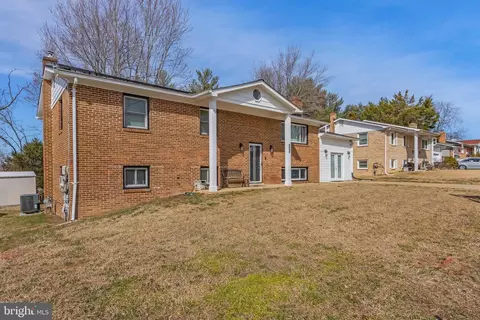 10706 Phillips Dr, Marlboro, MD 20772