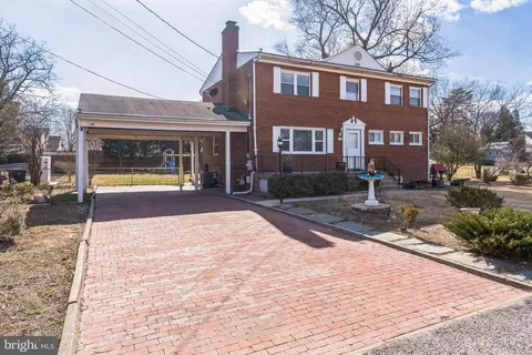 6331 Manor Circle Dr, Clinton, MD 20735