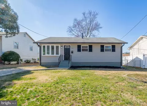 7921 Grant Dr, Lanham, MD 20706