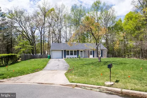 10400 Rambling Hill Ct, Marlboro, MD 20774