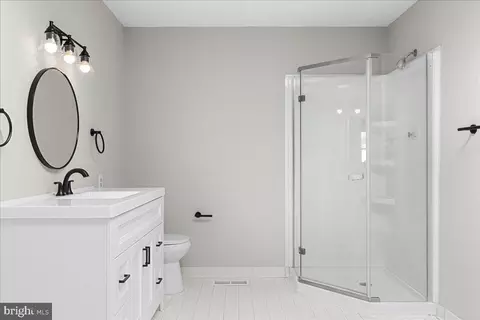 Bath - 8501 Oak Dr, Brandywine, MD 20613 photo 2 of 2