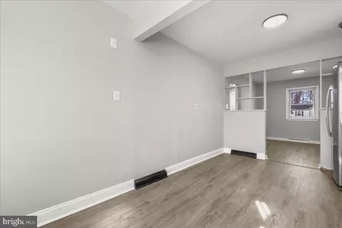 Entry Way - 8501 Oak Dr, Brandywine, MD 20613 photo 5 of 6