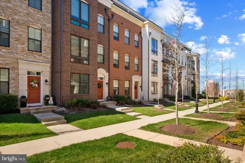 510 Halliard Ln, National Harbor, MD 20745
