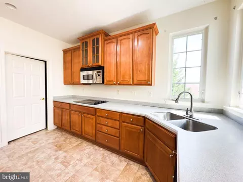 Kitchen - 7701 Kirklee Ct, Laurel, MD 20707 photo 5 of 6