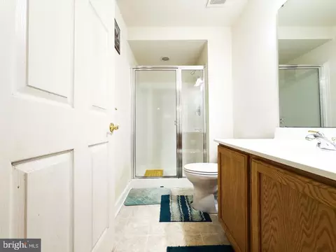 Bath - 7701 Kirklee Ct, Laurel, MD 20707 photo 7 of 8