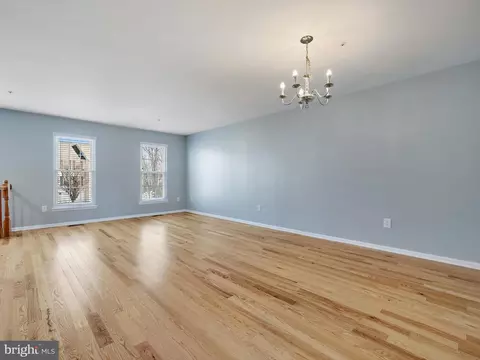 6025 Cedar Post Dr, District Heights, MD 20747 photo 3