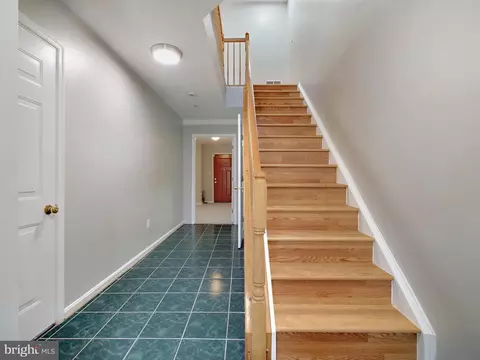 6025 Cedar Post Dr, District Heights, MD 20747 photo 2