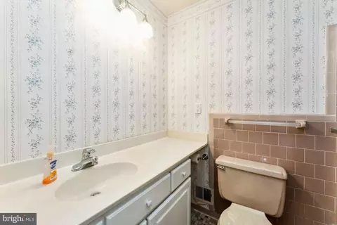 Bath - 6912 Lyle St, Lanham, MD 20706 photo 2 of 3