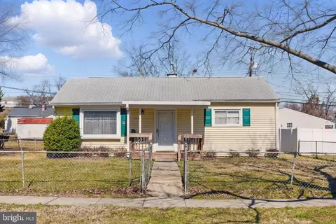 1021 Harrison Dr, Laurel, MD 20707
