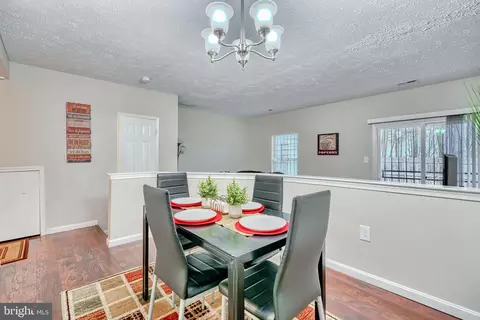 2824 Red Oak Ln, Lanham, MD 20706 photo 9