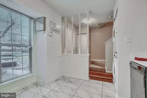 2824 Red Oak Ln, Lanham, MD 20706 photo 3