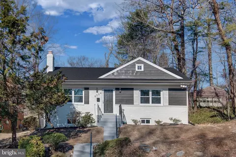 6004 Hawthorne St, Cheverly, MD 20785
