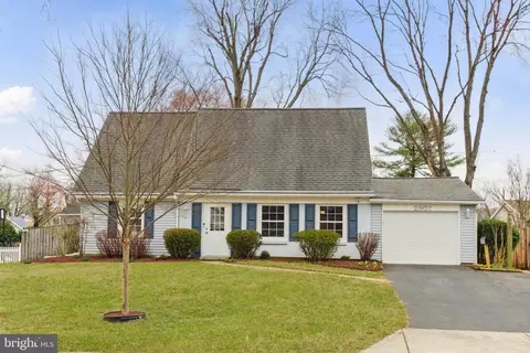 2907 Blueberry Ln, Bowie, MD 20715